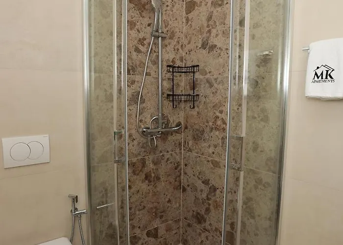 Mk 102 * Тирана